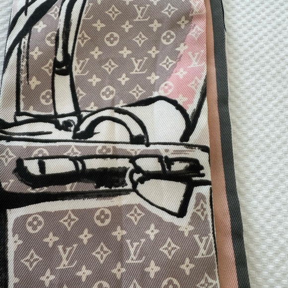 Louis Vuitton, 100% authentic, silk bandeau - Picture 5 of 11